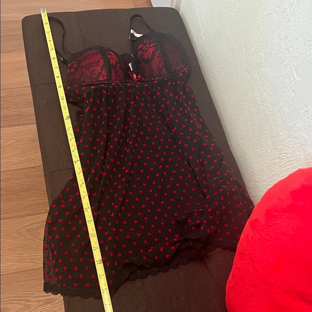 #1397+ Daisy Fuentes Black & Red Push Up Sheer W/ Thong Chemise Set - Picture 5 of 13